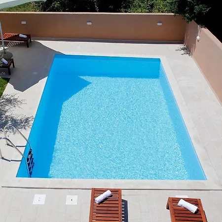 Vakantiehuis L&t *