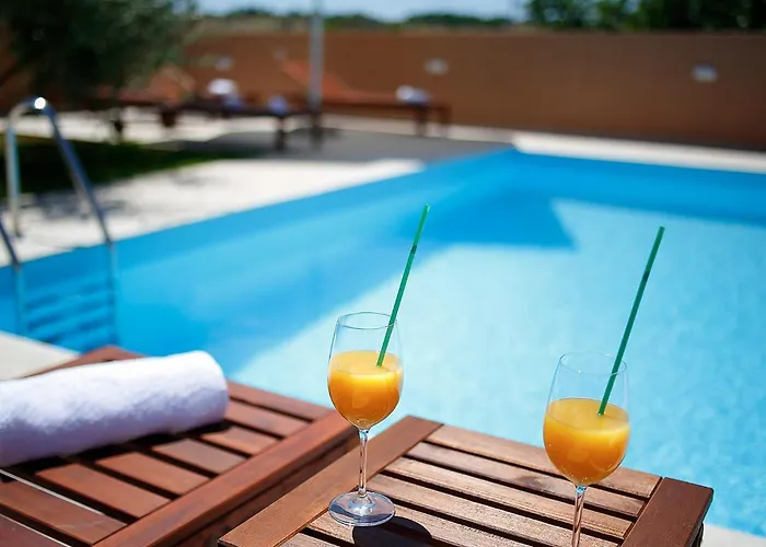 L&t Semesterbostad *